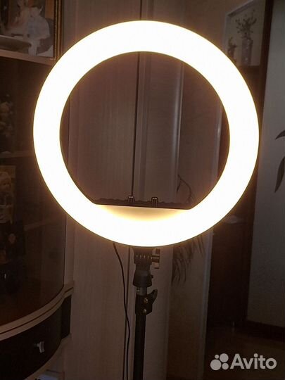 Кольцевая лампа 45 см со штативом