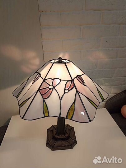 Настольная лампа в стиле Тиффани
