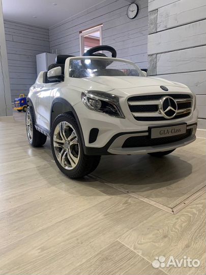 Детский электромобиль mercedes amg