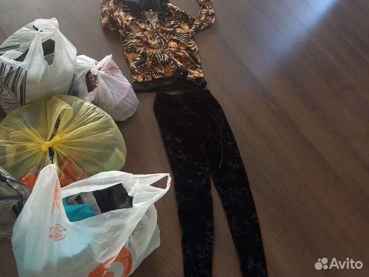 Вещи пакетом на девочку 134-145. Размер 38,40,42