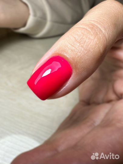 Маникюр с покрытием гель-лаком