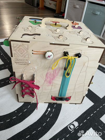 Бизиборд бизикуб