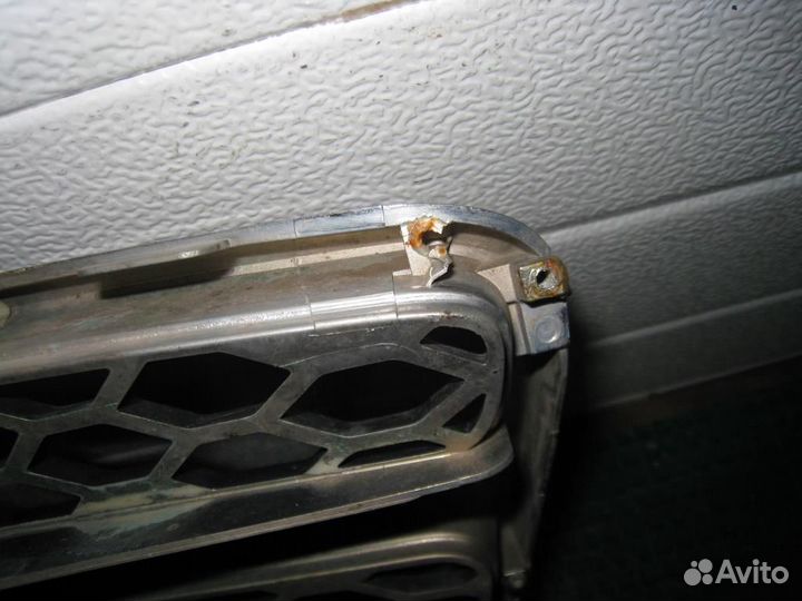 Решетка радиатора Hyundai Santa Fe 2 2006