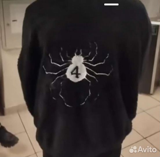 Кофта с паучком