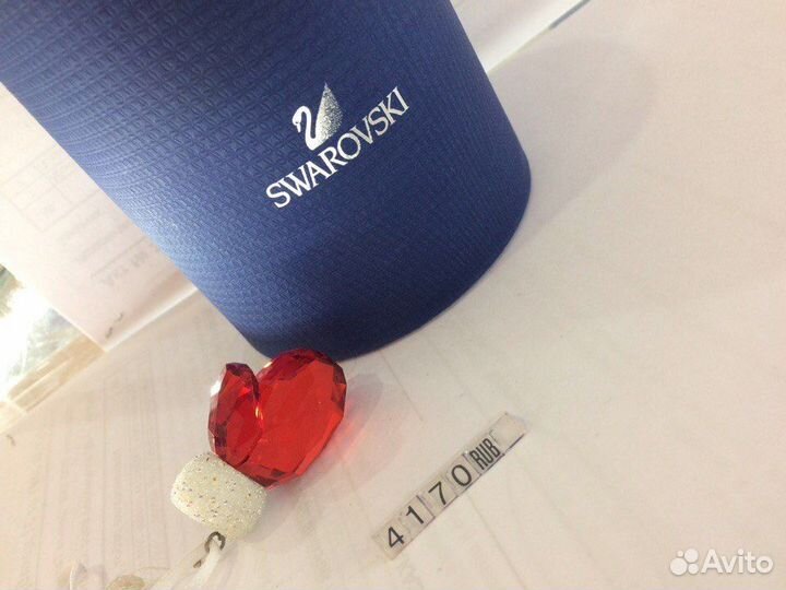 Фигурка рукавица Санты Swarovski