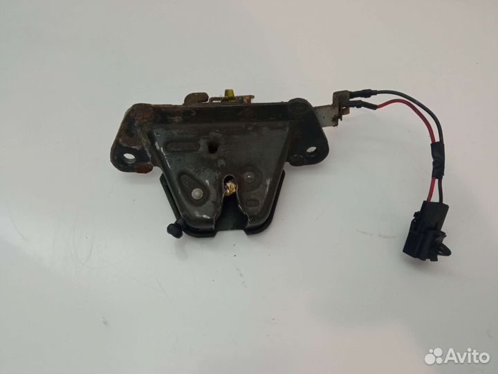 Замок багажника Almera N15 хэтчбек