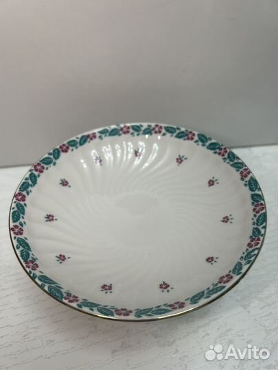 Конфетница на ножке фарфор лфз