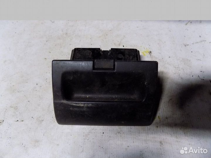 Пепельница передняя Golf III/Vento 1991-1997