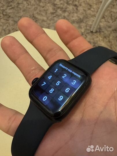 Apple Watch SE 40 мм (GPS, 2-го поколения)