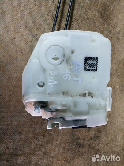 Замок двери Митсубиси Аутлендер 3