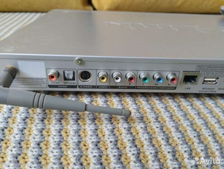 DVD-плеер D-Link DSM-320RD с картридером и Wi-Fi