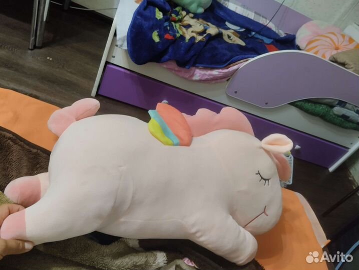 Игрушка единорог с пледом