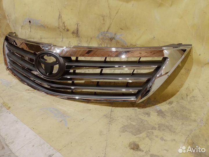 Решетка радиатора эмиратка Toyota Camry 40 2009+