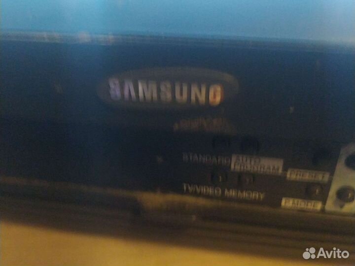 Продам телевизор samsung есть торг