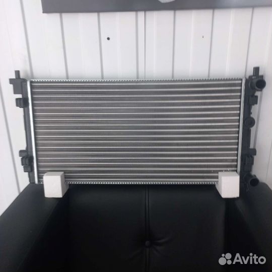 Радиатор охлаждения Polo 2011-2020 6r0820411q