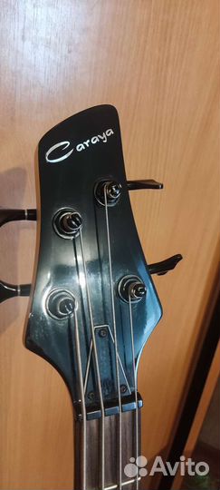 Бас гитара Caraya