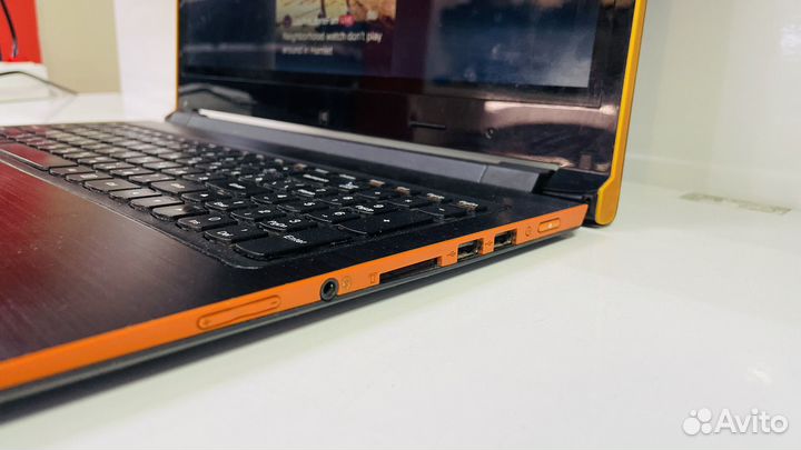 Lenovo core i3-4010U, RAM 4GB, GT 720M SSD128 K6