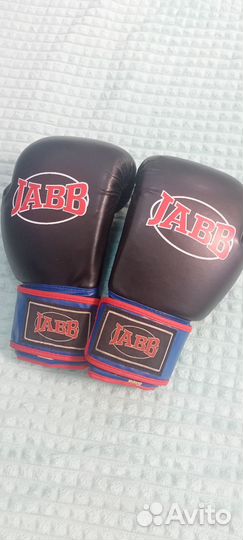 Боксерские перчатки