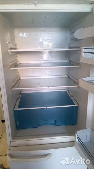 Холодильник 2х камерный 