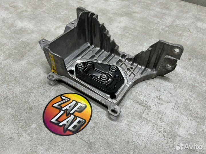 Кронштейн компрессора пневмоподвески Dodge Ram