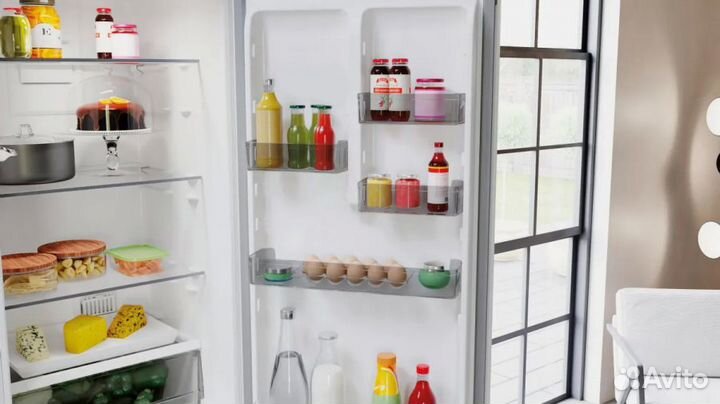 Холодильник двухкамерный Hotpoint HT 4200 W белый