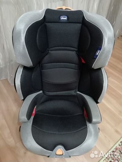 Автокресло Chicco от 3х лет