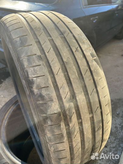 Kumho Ecsta PS71 225/45 R4 19B