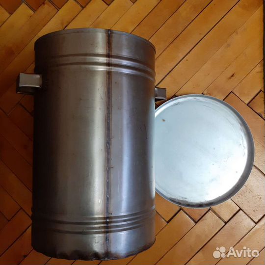 Бачок из нержавейки с крышкой