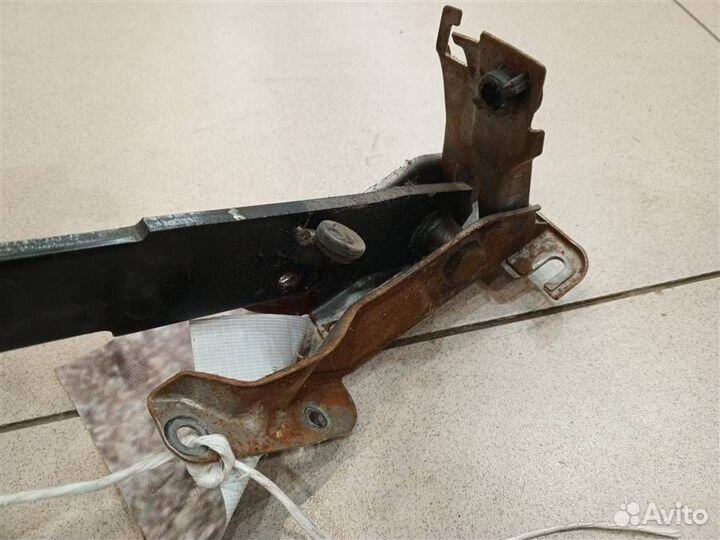 Педаль тормоза Mitsubishi Pajero iO 1998-2007