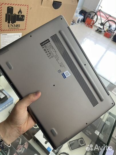 Ноутбук Lenovo Ideapad 330s i5-8/8gb идеал