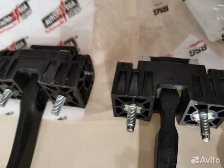 Ограничитель двери opel astra h вектра С зафира В