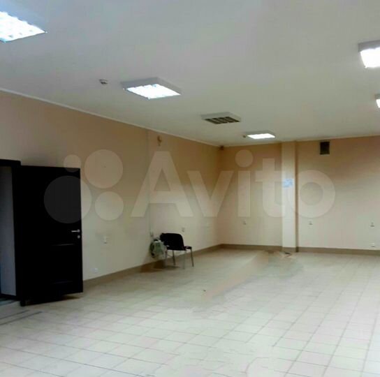 Помещение 100 м², фасад, парковка