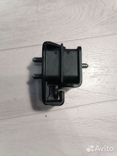 Опора/подушка двигателя Subaru