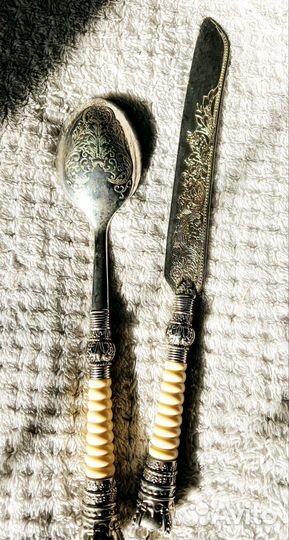 Нож для торта и ложка