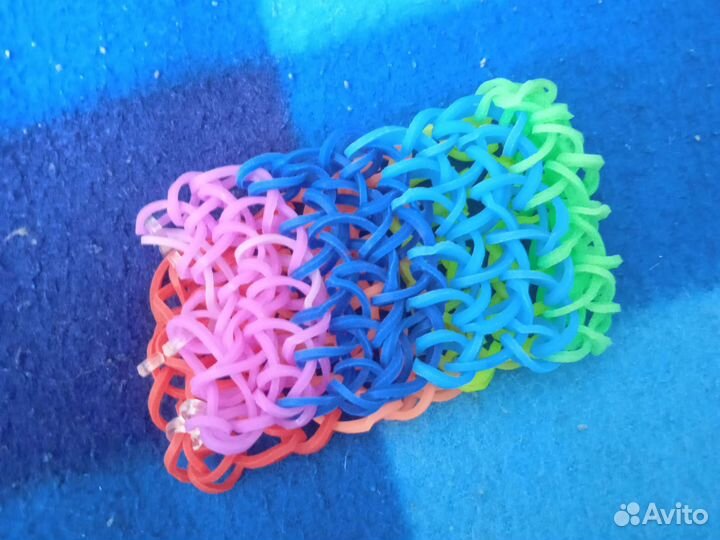 Браслет из резинок