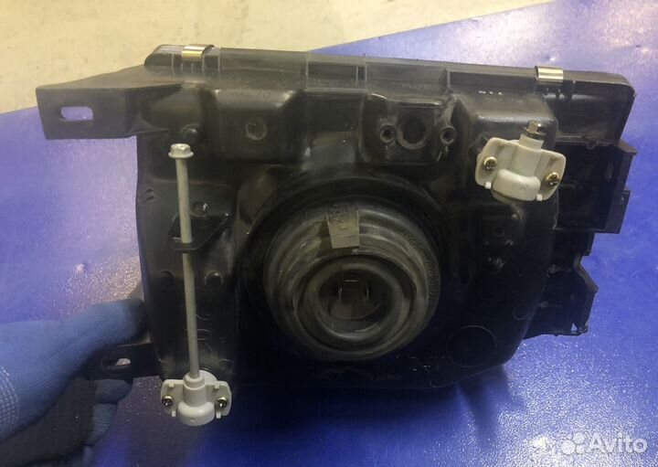 Фара правая Mitsubishi Pajero ll 1992-97