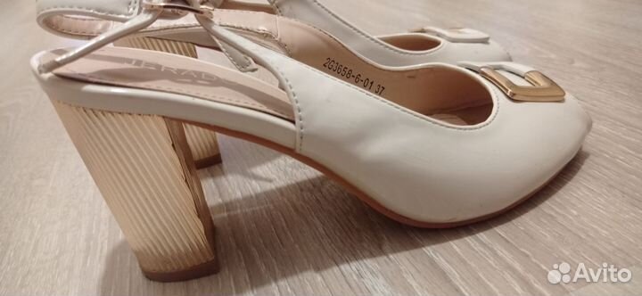 Босоножки женские 37 размер