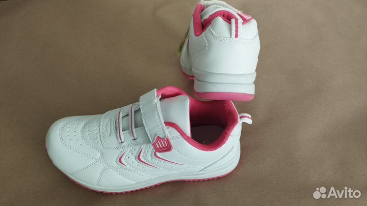 Кроссовки для девочки