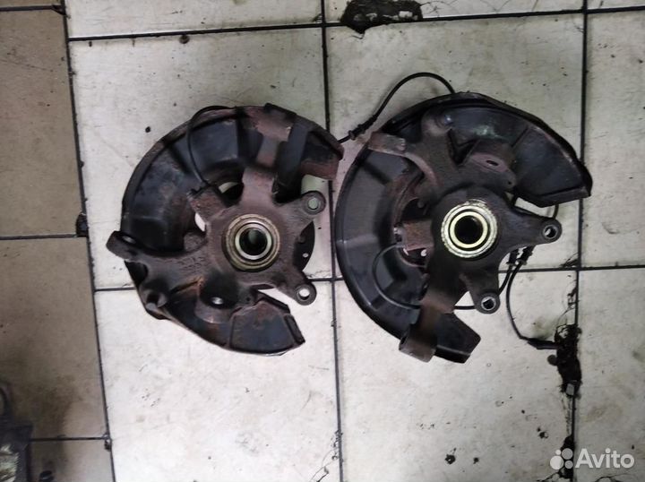 Кулак поворотный передний левый w203 C-class 11