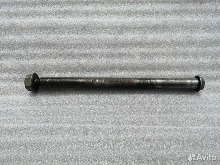 Ducati Multistrada 1200S ось заднего маятника