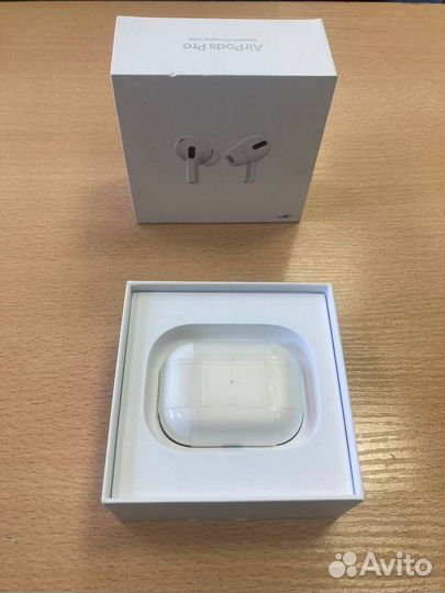 Кейс Зарядный Apple Airpods Pro A2190