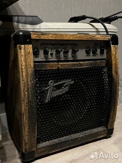 Гитарный комбоусилитель