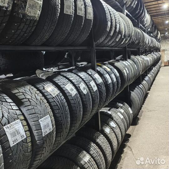 Nokian Tyres Hakkapeliitta R2 215/65 R16 97L