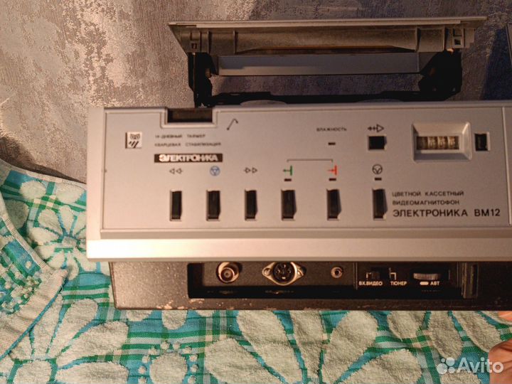 Кассетный видео магнитофон вм12