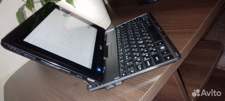 Планшет Acer iconia tab W500
