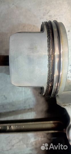 Поршни с шатунами двигателя Honda R18A2, R18a