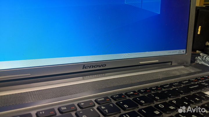 Lenovo. 17,3' FullHD/I5 4200M/12gb/sshd 1tb
