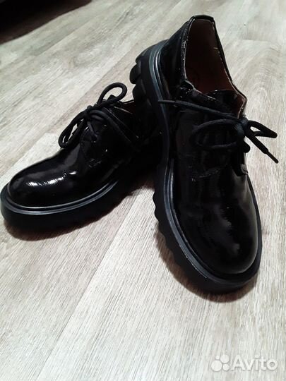 Туфли для девочки размер 35