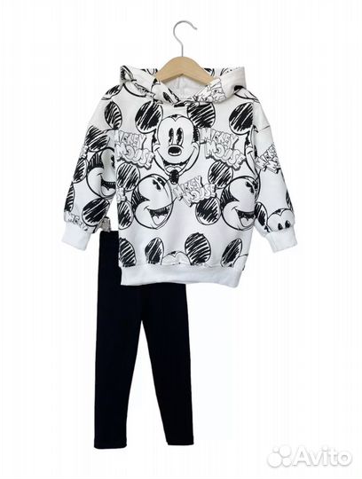 Костюм на девочку с капюшоном