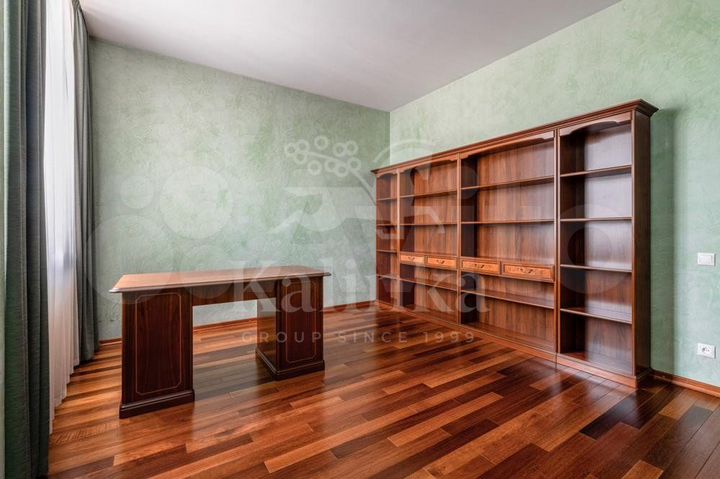 4-к. квартира, 161,3 м², 28/32 эт.